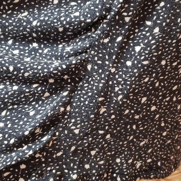 4/$20 😍Thyme Floral Blouse/Top 👚Add on item - Picture 5 of 8